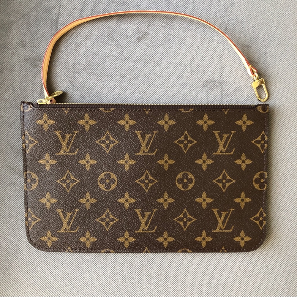 🌟SOLD🌟Louis Vuitton Neverfull Pochette MM Mono